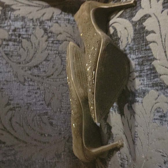 Black glitter Jessica Simpsons. Stilettos. Size 8. Worn for an hour. - Picture 2 of 2